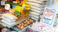 1583825902_16-7-barang-sembako-ini-paling-laris-dijual-di-toko-kelontong-e1702643572318